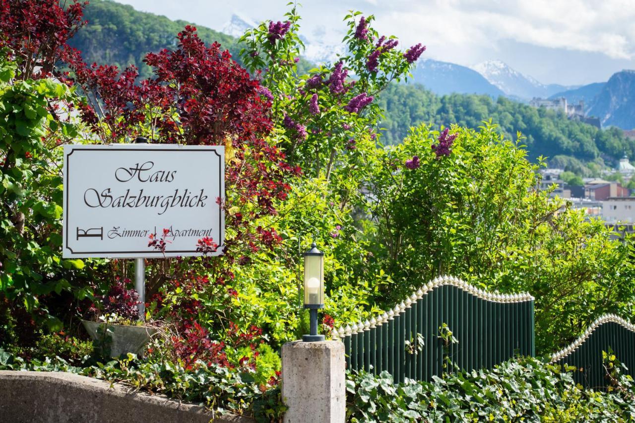 Haus Salzburgblick Bed & Breakfast Bagian luar foto